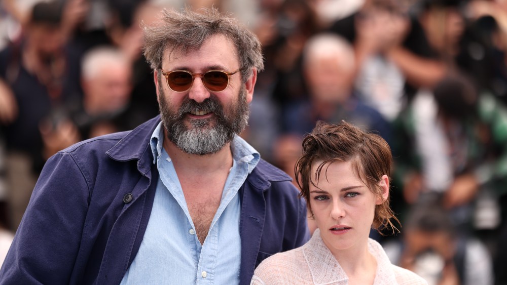 Kristen Stewart and ‘Full Phil’ Get 5-Minute Cannes Ovation Kristen Stewart and 'Full Phil' Get 5-Minute Cannes Ovation