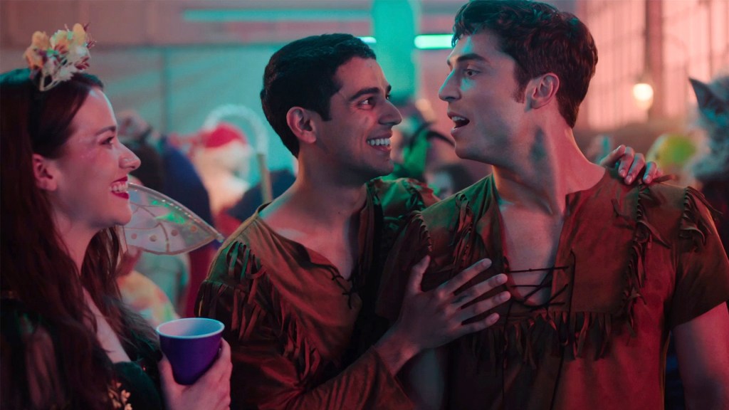 Benito Skinner Teases ‘Overcompensating’ Season 2 ‘Feels More Queer’ Benito Skinner Teases 'Overcompensating' Season 2 'Feels More Queer'