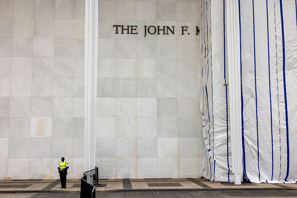 Judge Gives Trump Deadline to Explain Tarp Over Kennedy Center Judge Gives Trump Deadline to Explain Tarp Over Kennedy Center