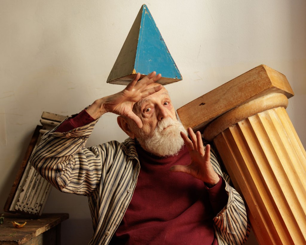 Maker of Enigmatic Images Dies at 94 Maker of Enigmatic Images Dies at 94