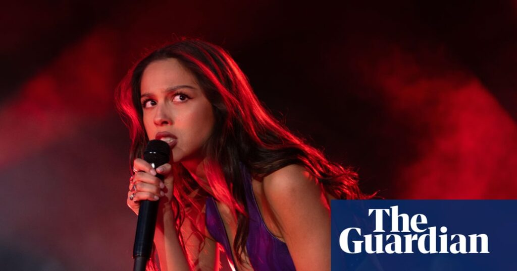 Pass the pit diapers! Why are fans wetting themselves to stand front row at concerts? | Music Pass the pit diapers! Why are fans wetting themselves to stand front row at concerts? | Music