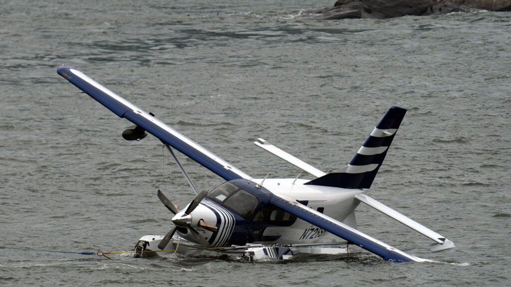 Seaplane Carrying 8 People Crashes Into New York City's East River