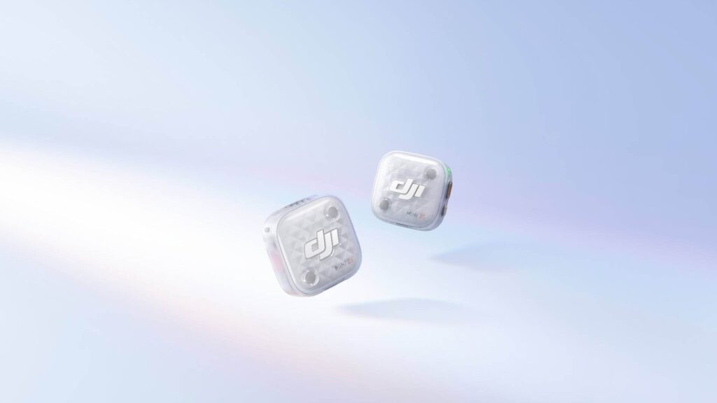 DJI Mic Mini 2S product image on a blue background