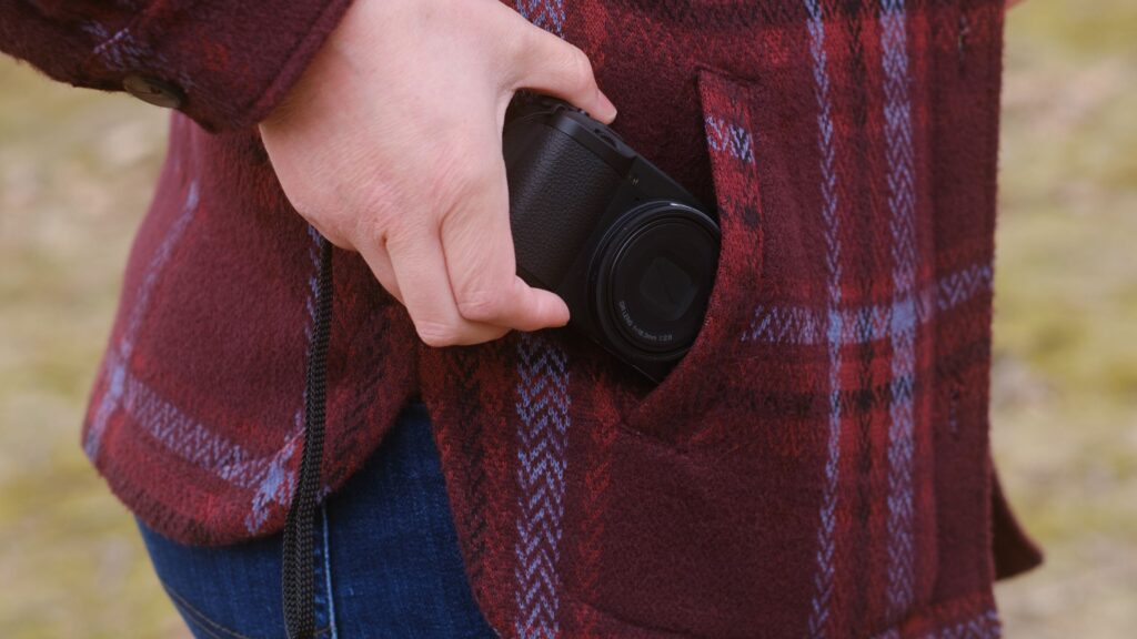 Camera sales have hit a four-month slump, but Japan’s biggest camera brands are making 25 percent more compact cameras than last year