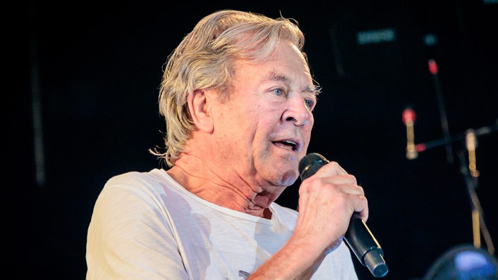 Deep Purple Singer Ian Gillan Hospitalized After Medical Emergency, Tour Dates Canceled Deep Purple Singer Ian Gillan Hospitalized After Medical Emergency, Tour Dates Canceled