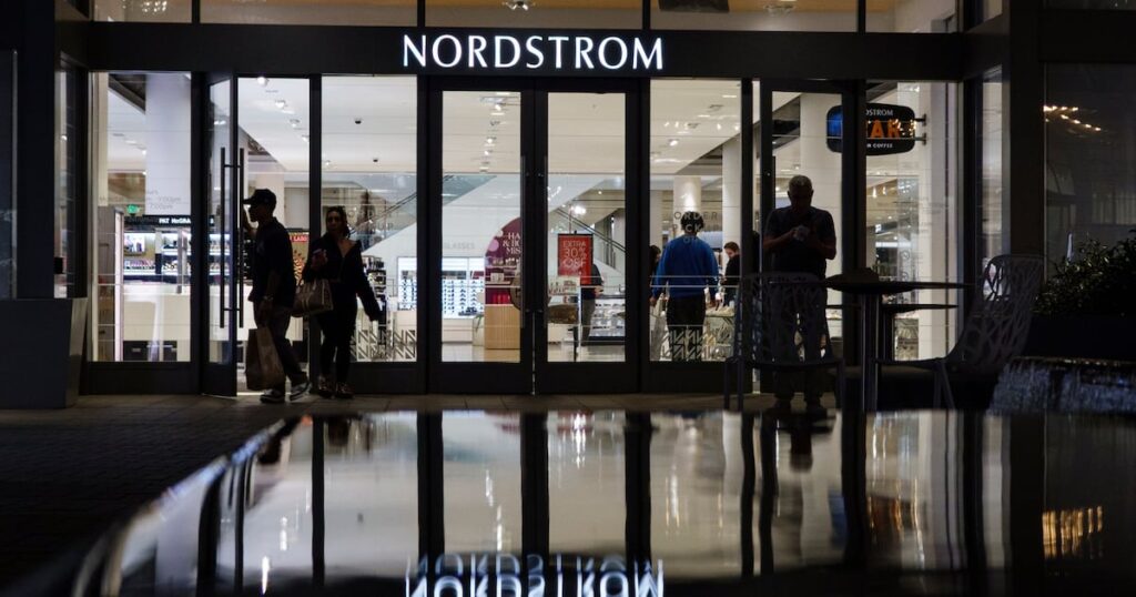Inside the Battle for Luxury’s Million-Dollar Salespeople Inside the Battle for Luxury’s Million-Dollar Salespeople